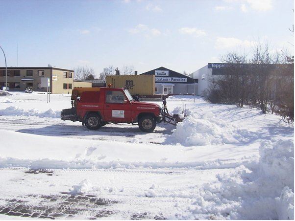 2 MichaelFriedrichGartenbau Winterdienst.jpg